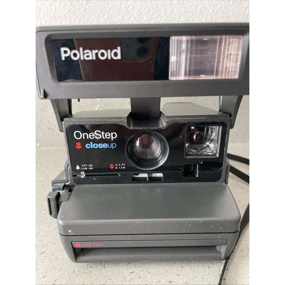 Vintage Polaroid 600 OneStep Closeup  Instant Film Camera with Strap Untested